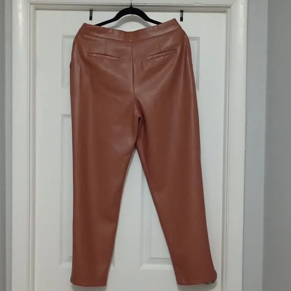 Spring Color Forever 21 Beige Faux Leather Trousers, With Zippper & Pockets New - Picture 7 of 12
